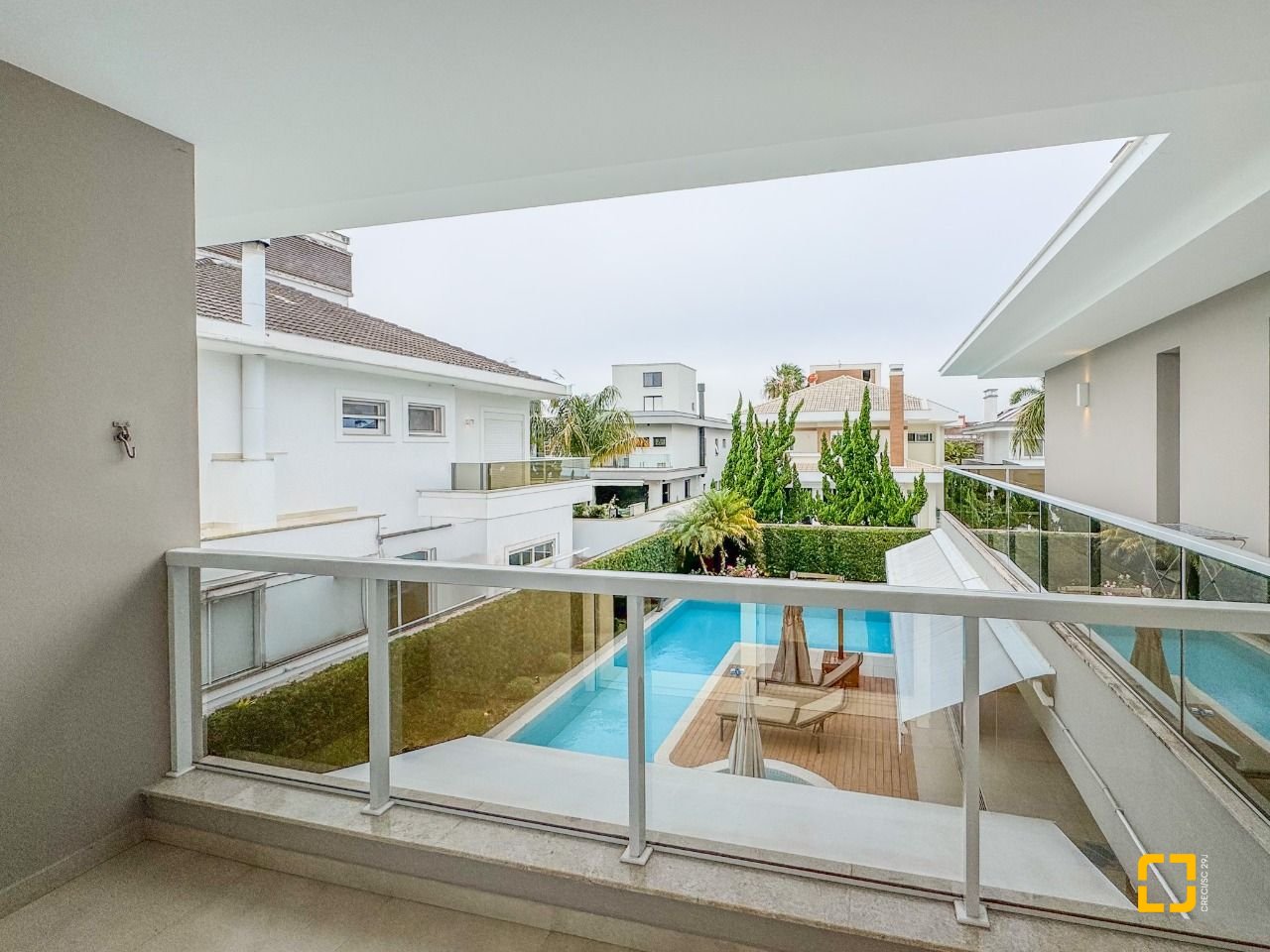 Casa de Condomínio com 890m², 5 quartos (sendo 5 suítes), 6 garagens, no bairro Jurerê Internacional em Florianópolis