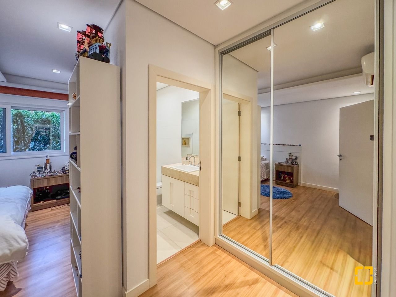 Casa de Condomínio com 890m², 5 quartos (sendo 5 suítes), 6 garagens, no bairro Jurerê Internacional em Florianópolis