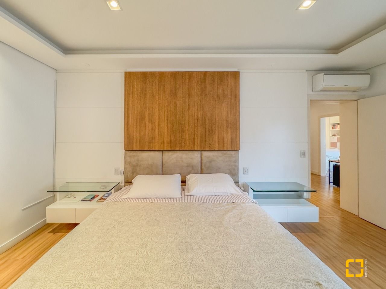 Casa de Condomínio com 890m², 5 quartos (sendo 5 suítes), 6 garagens, no bairro Jurerê Internacional em Florianópolis
