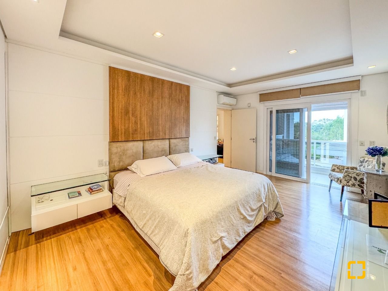 Casa de Condomínio com 890m², 5 quartos (sendo 5 suítes), 6 garagens, no bairro Jurerê Internacional em Florianópolis