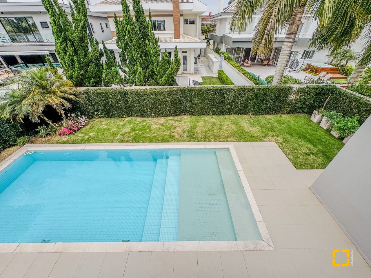 Casa de Condomínio com 890m², 5 quartos (sendo 5 suítes), 6 garagens, no bairro Jurerê Internacional em Florianópolis