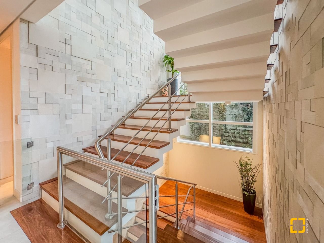 Casa de Condomínio com 890m², 5 quartos (sendo 5 suítes), 6 garagens, no bairro Jurerê Internacional em Florianópolis