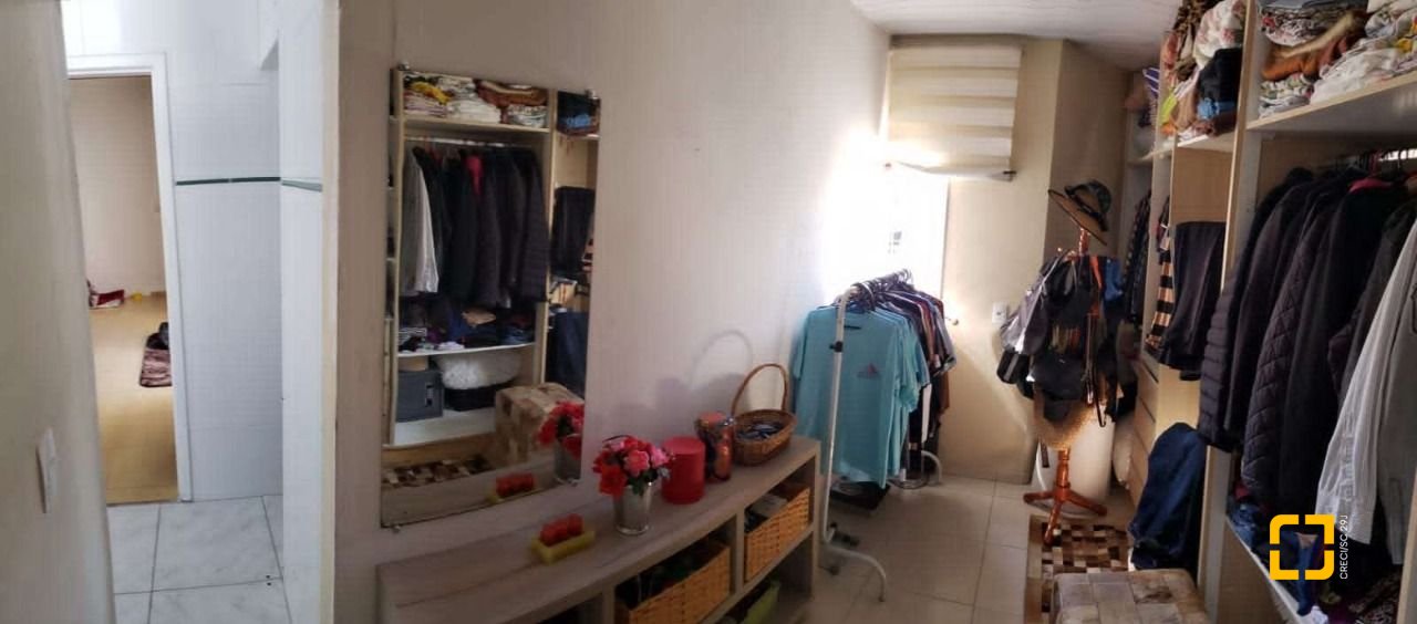 Casa com 150m², 6 quartos (sendo 2 suítes), 2 garagens, no bairro Vargem do Bom Jesus em Florianópolis