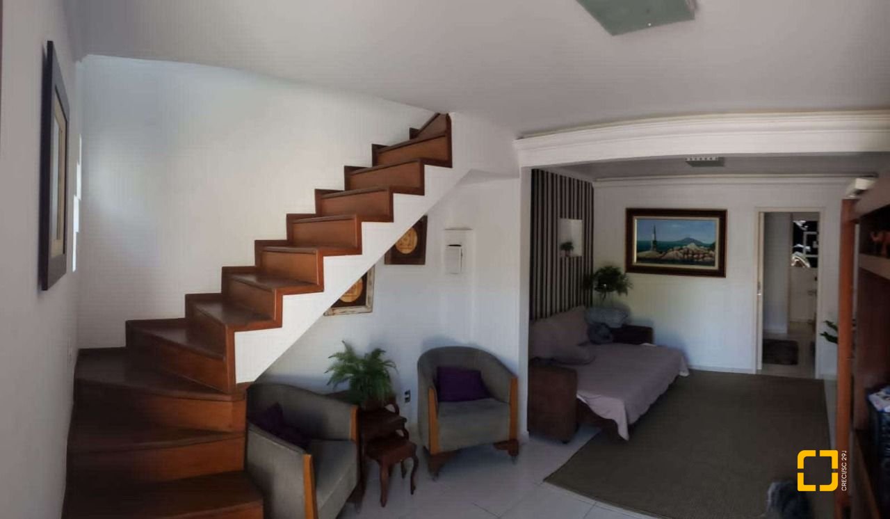 Casa com 150m², 6 quartos (sendo 2 suítes), 2 garagens, no bairro Vargem do Bom Jesus em Florianópolis