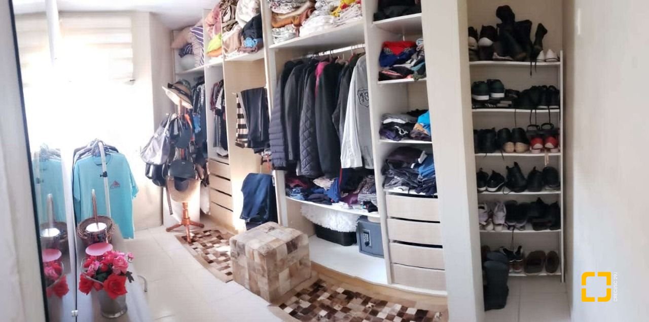 Casa com 150m², 6 quartos (sendo 2 suítes), 2 garagens, no bairro Vargem do Bom Jesus em Florianópolis