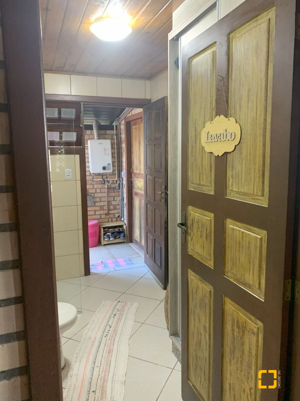 Casa com 157m², 4 quartos (sendo 1 suíte), 4 garagens, no bairro Campeche em Florianópolis