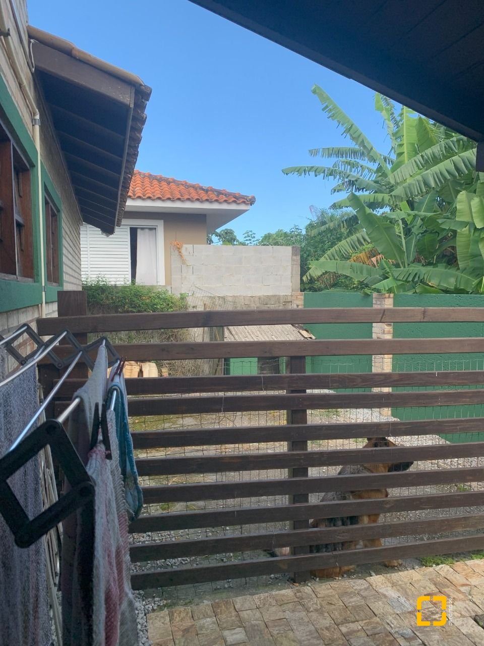 Casa com 157m², 4 quartos (sendo 1 suíte), 4 garagens, no bairro Campeche em Florianópolis