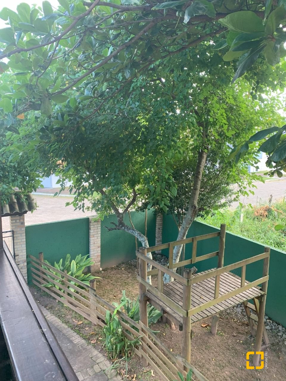 Casa com 157m², 4 quartos (sendo 1 suíte), 4 garagens, no bairro Campeche em Florianópolis