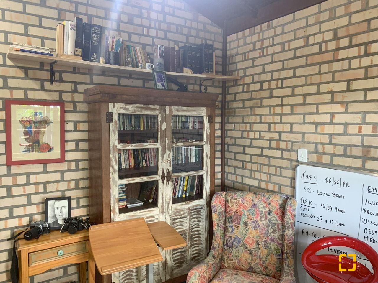 Casa com 157m², 4 quartos (sendo 1 suíte), 4 garagens, no bairro Campeche em Florianópolis