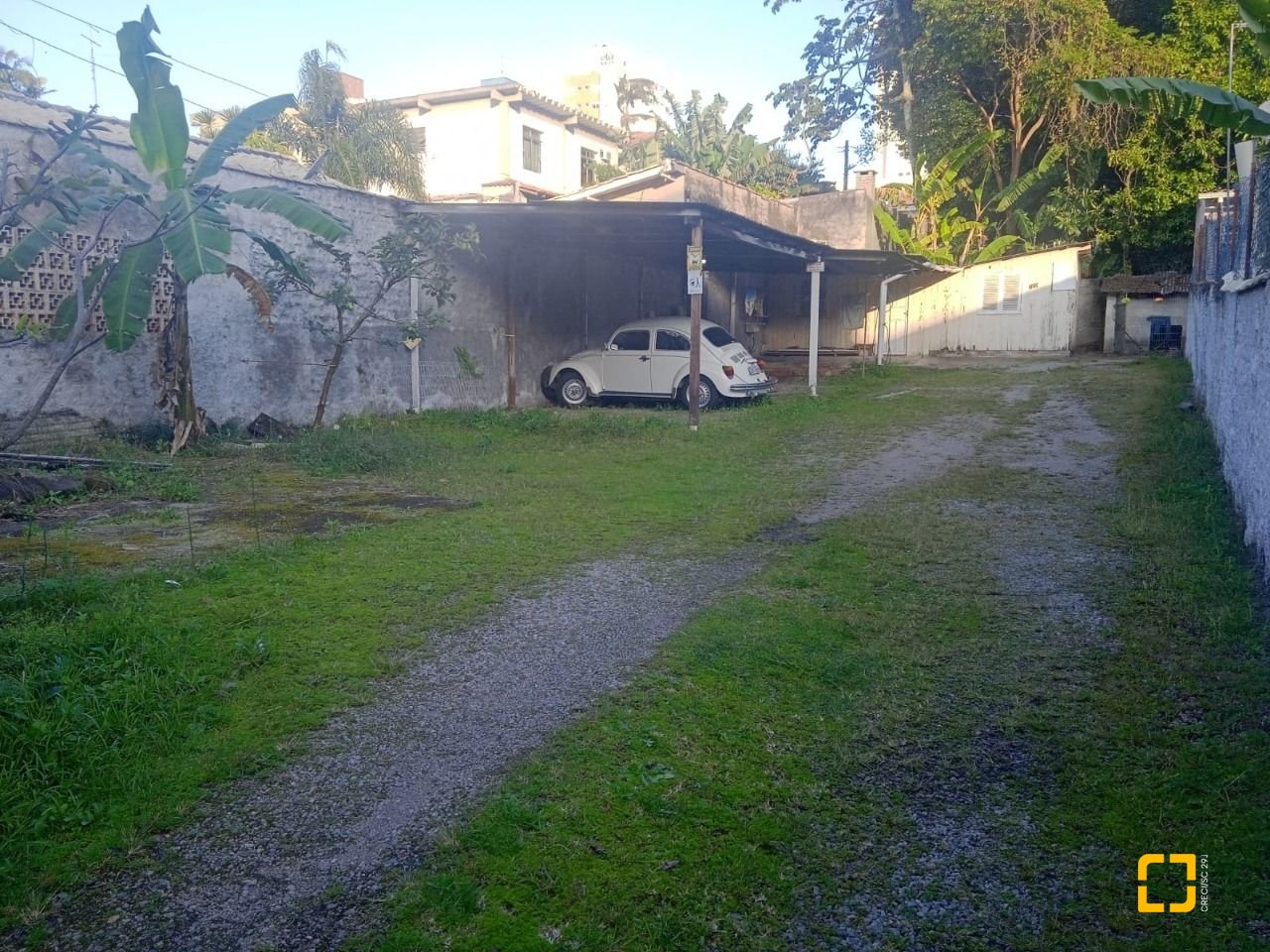 Terreno com 290m², no bairro Estreito em Florianópolis
