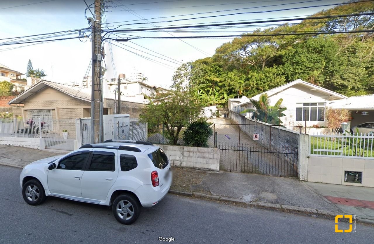 Terreno com 290m², no bairro Estreito em Florianópolis