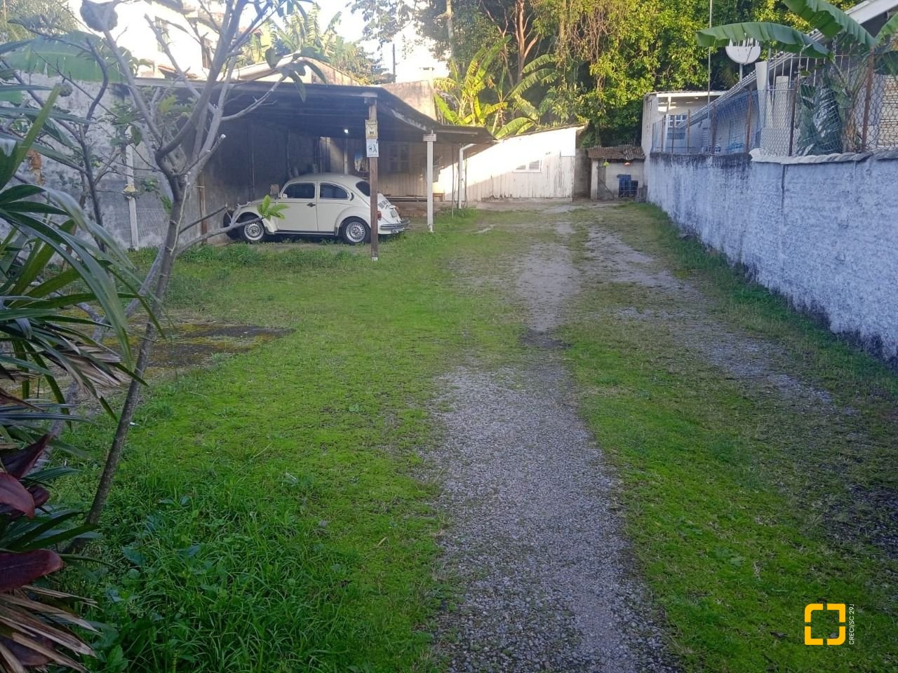 Terreno com 290m², no bairro Estreito em Florianópolis