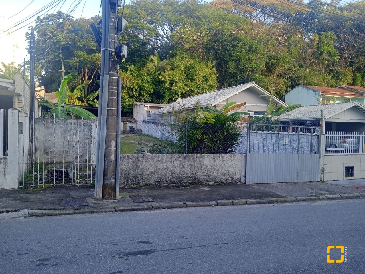 Terreno com 290m², no bairro Estreito em Florianópolis