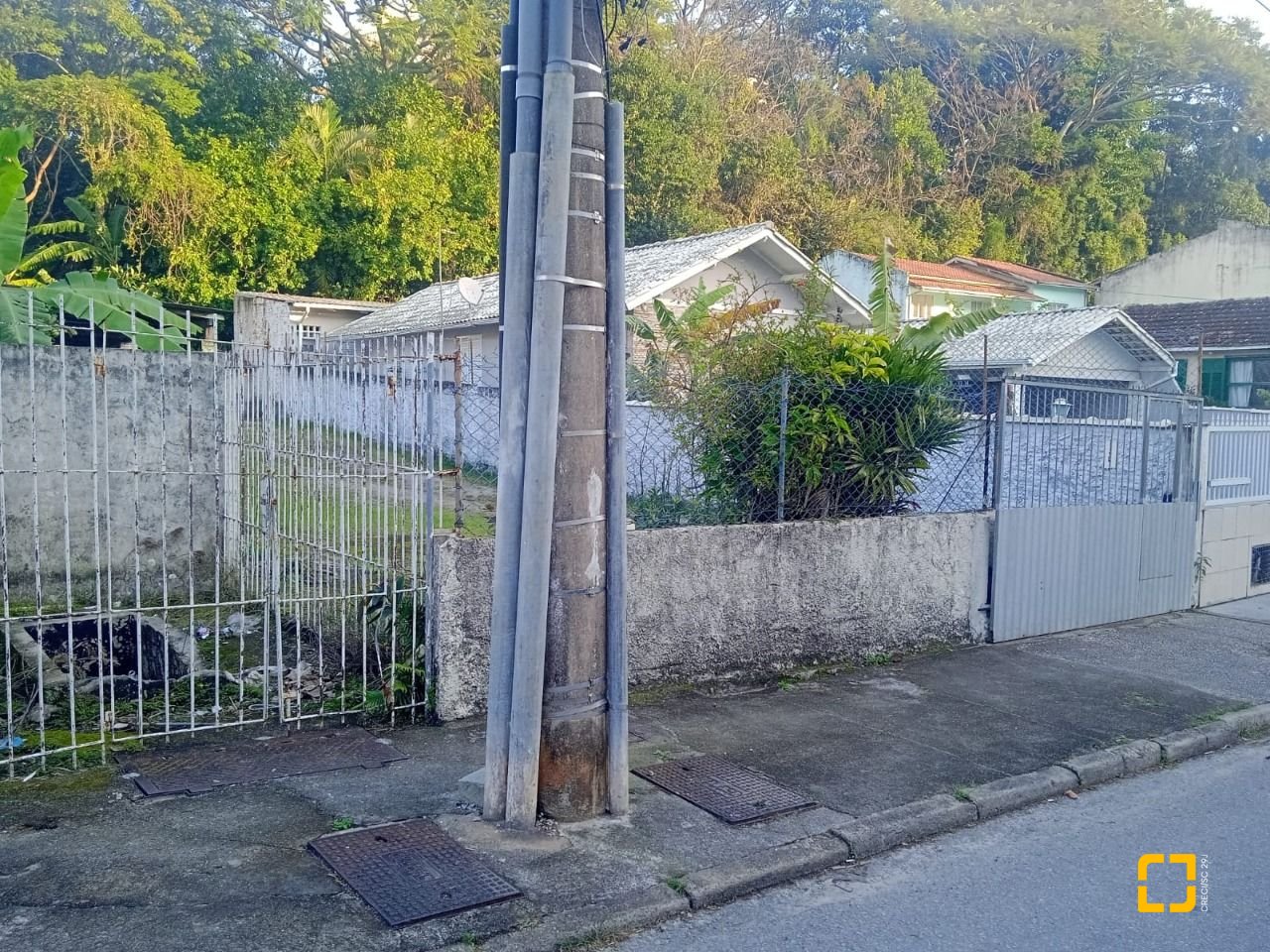 Terreno com 290m², no bairro Estreito em Florianópolis