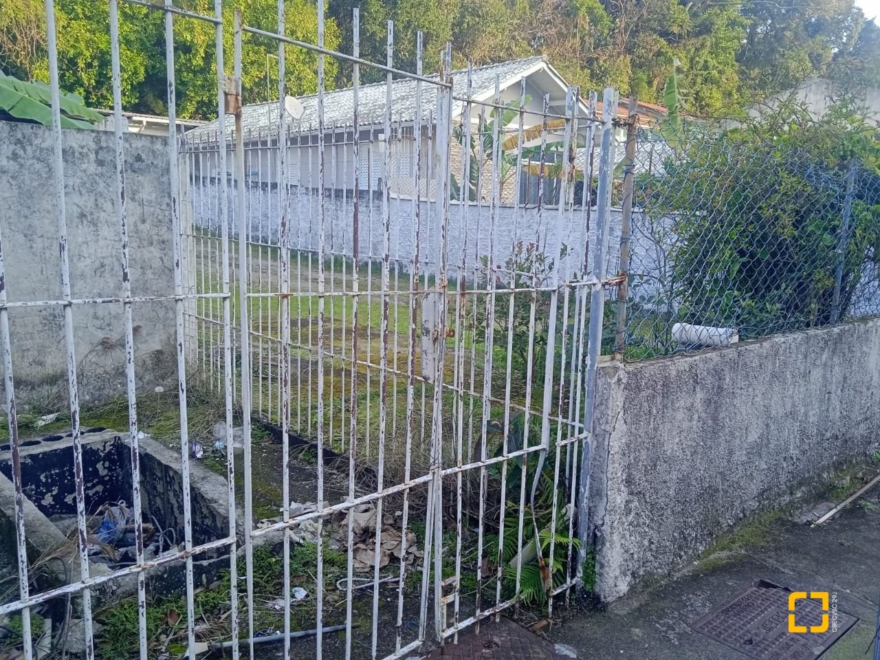 Terreno com 290m², no bairro Estreito em Florianópolis