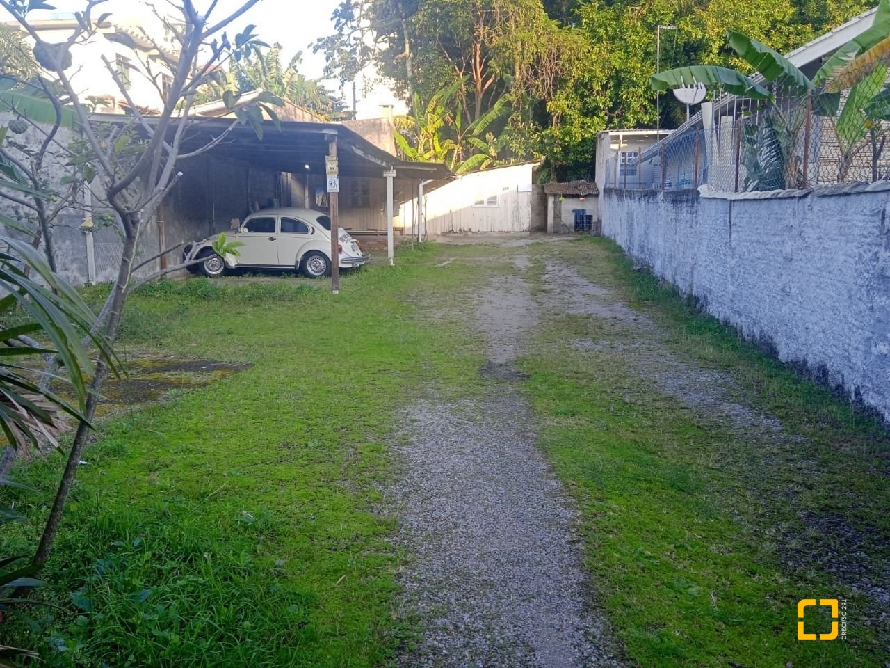Terreno com 290m², no bairro Estreito em Florianópolis