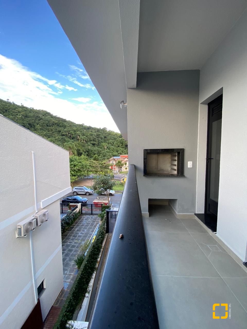 Apartamento com 133m², 5 quartos (sendo 1 suíte), 2 garagens, no bairro Cachoeira do Bom Jesus em Florianópolis