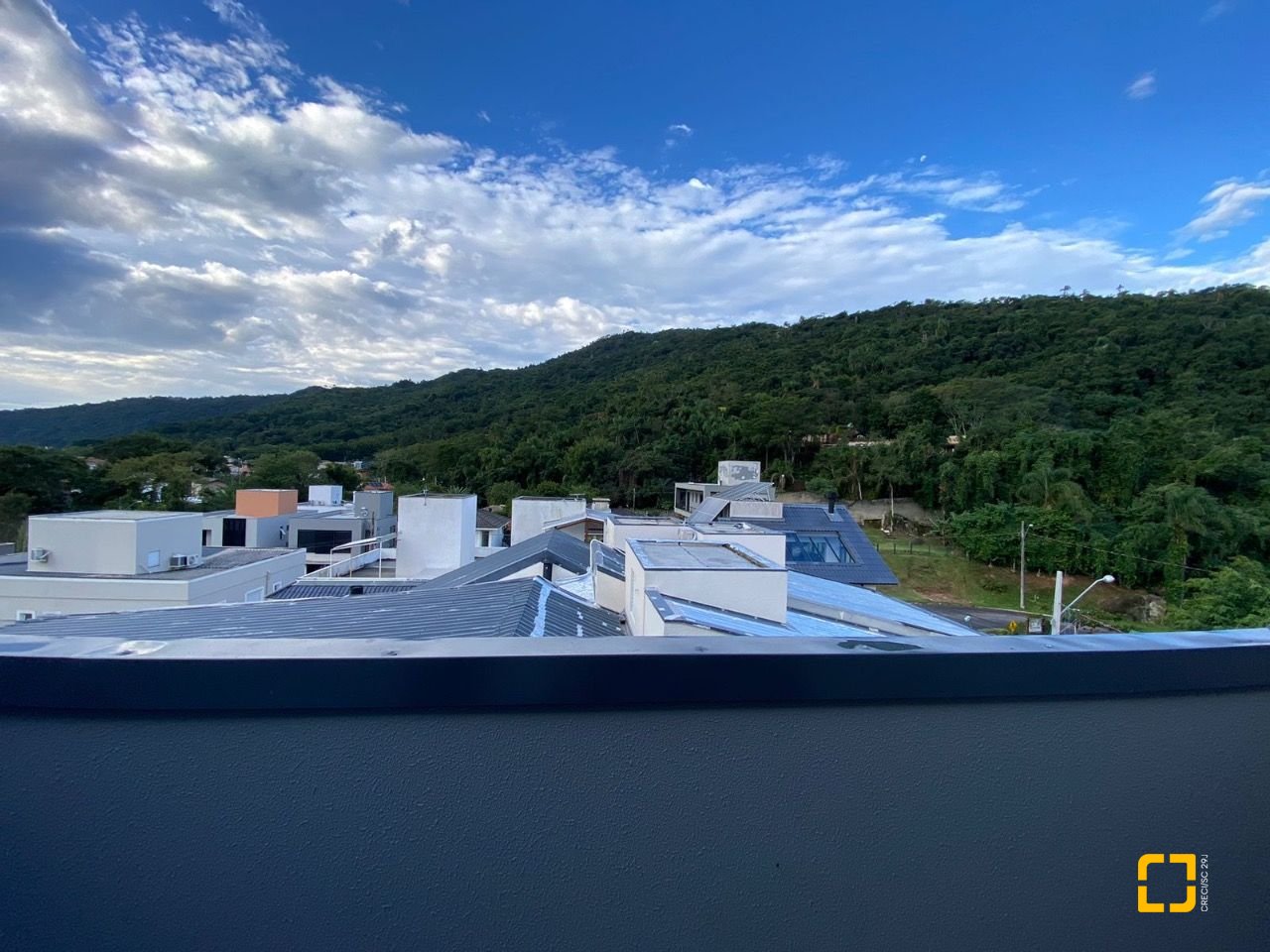 Apartamento com 133m², 5 quartos (sendo 1 suíte), 2 garagens, no bairro Cachoeira do Bom Jesus em Florianópolis