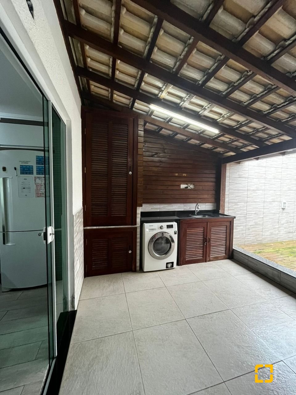 Casa de Condomínio com 59m², 2 quartos, 2 garagens, no bairro Forquilhas em São José