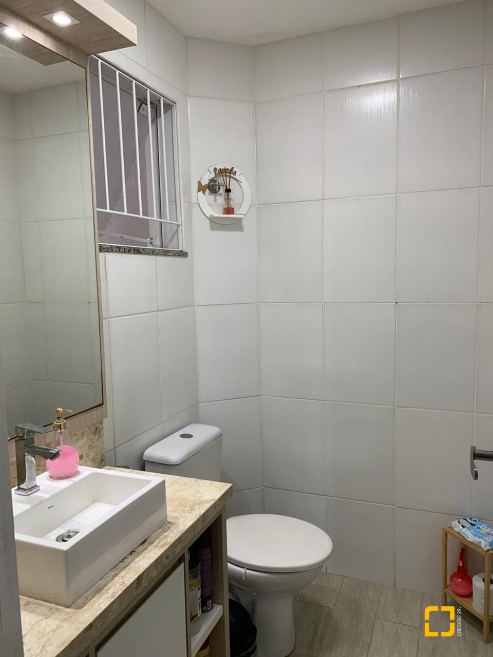 Casa de Condomínio com 59m², 2 quartos, 2 garagens, no bairro Forquilhas em São José