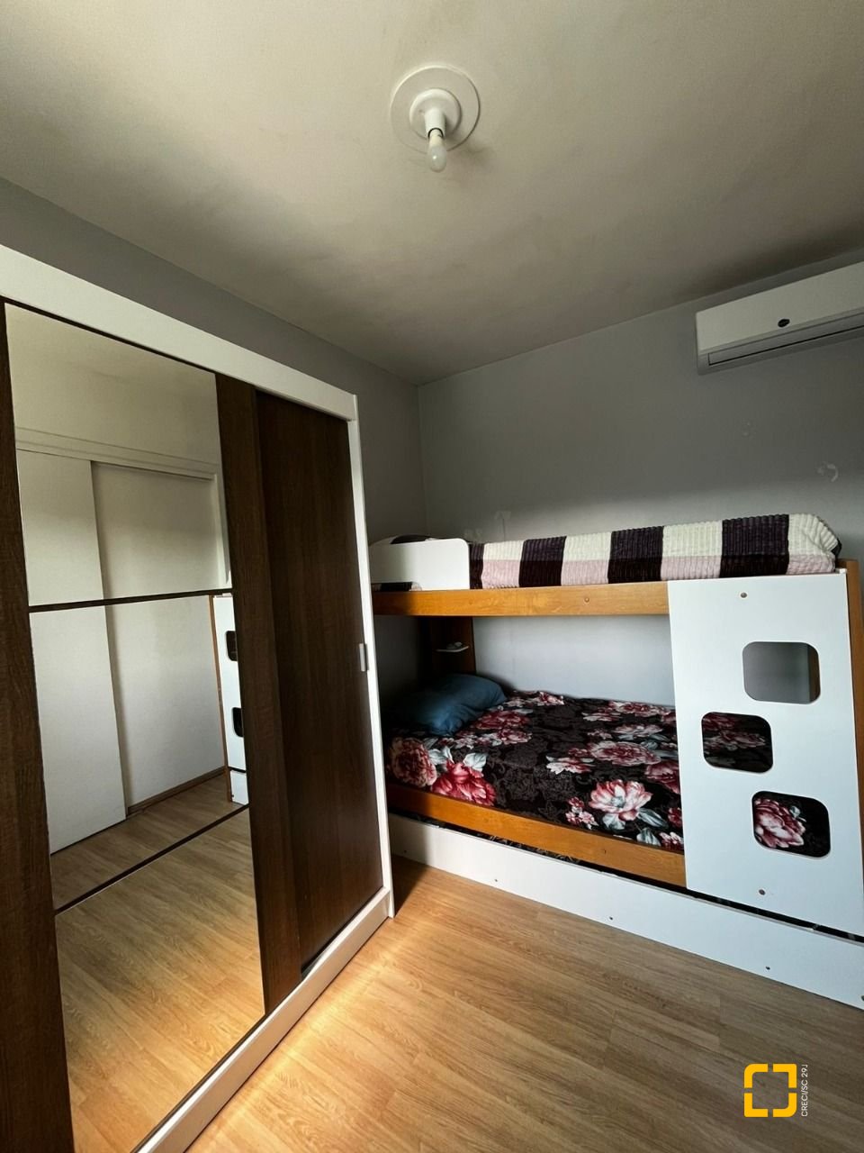 Casa de Condomínio com 59m², 2 quartos, 2 garagens, no bairro Forquilhas em São José