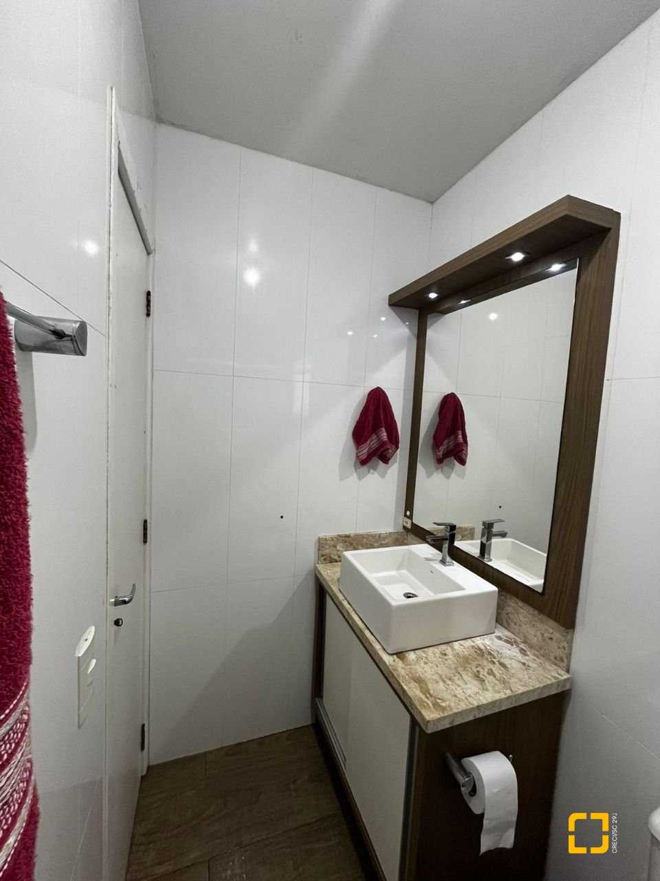 Casa de Condomínio com 59m², 2 quartos, 2 garagens, no bairro Forquilhas em São José