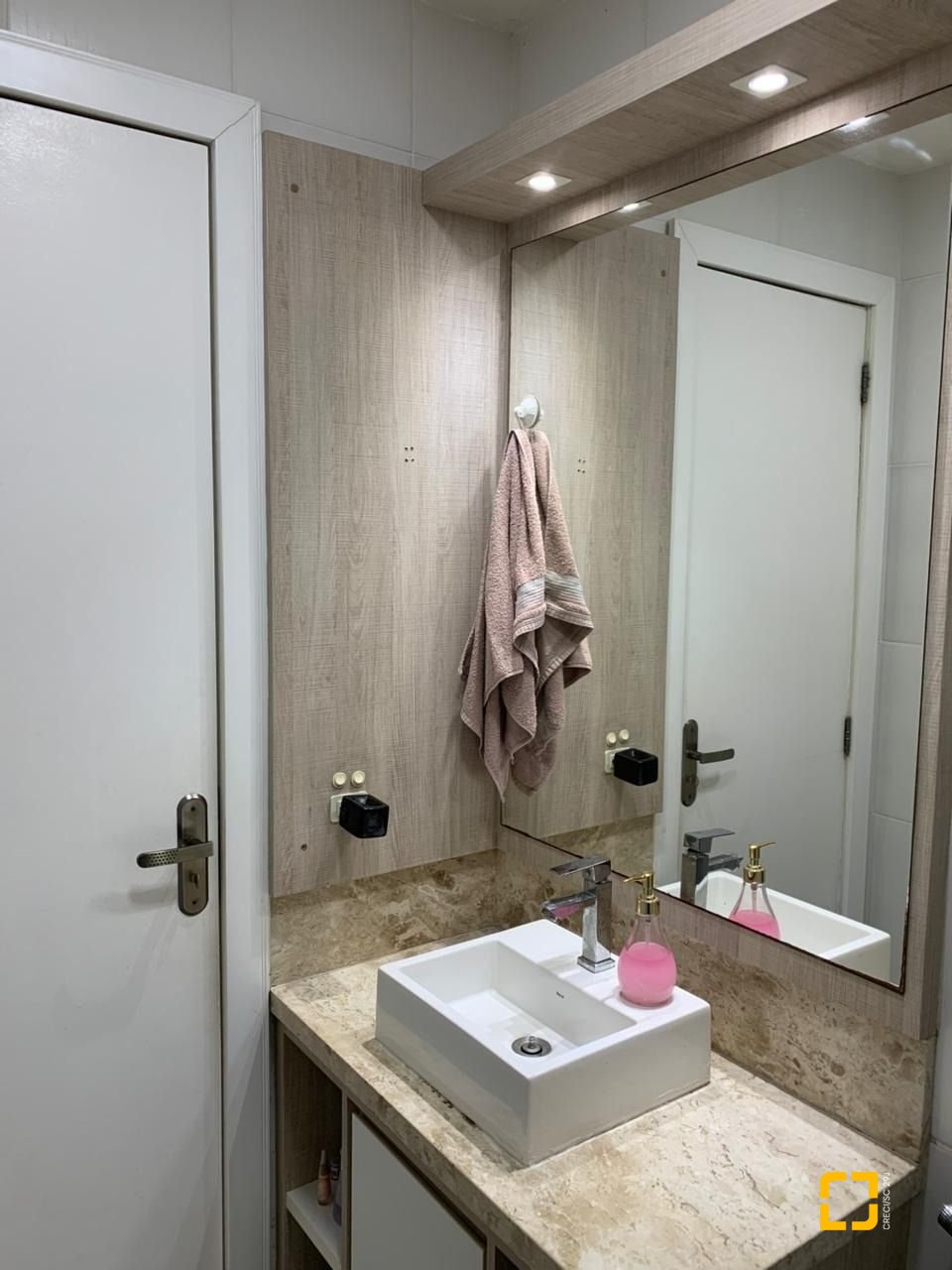 Casa de Condomínio com 59m², 2 quartos, 2 garagens, no bairro Forquilhas em São José