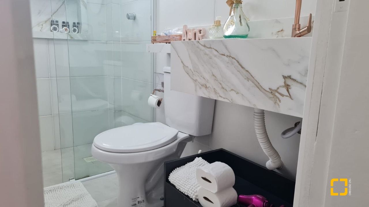 Cobertura com 132m², 6 quartos (sendo 1 suíte), 1 garagem, no bairro Estreito em Florianópolis