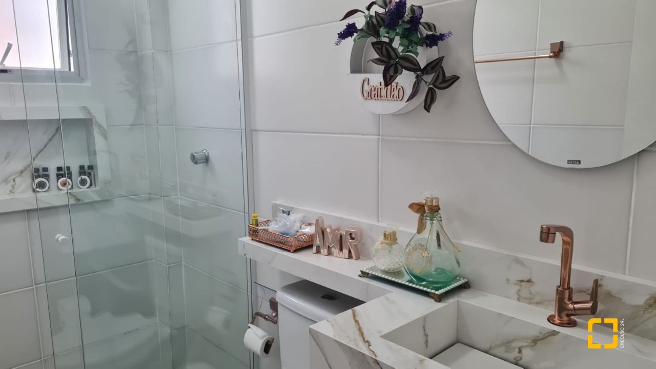 Cobertura com 132m², 6 quartos (sendo 1 suíte), 1 garagem, no bairro Estreito em Florianópolis