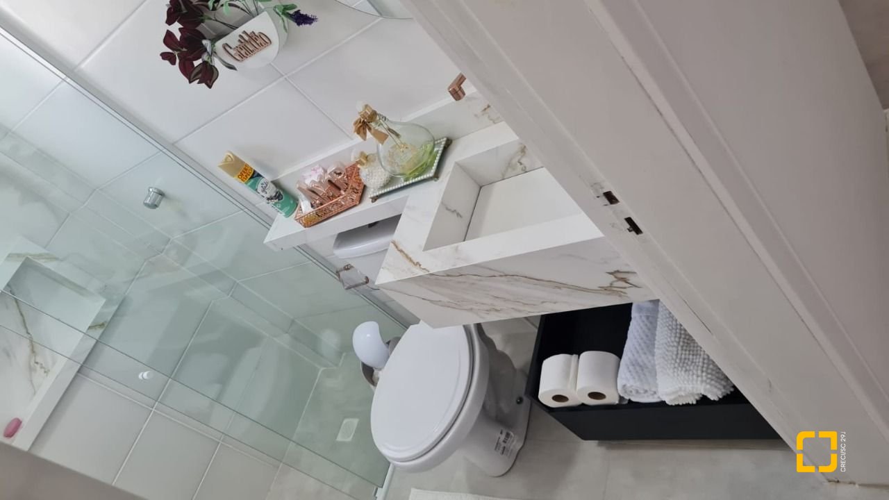 Cobertura com 132m², 6 quartos (sendo 1 suíte), 1 garagem, no bairro Estreito em Florianópolis