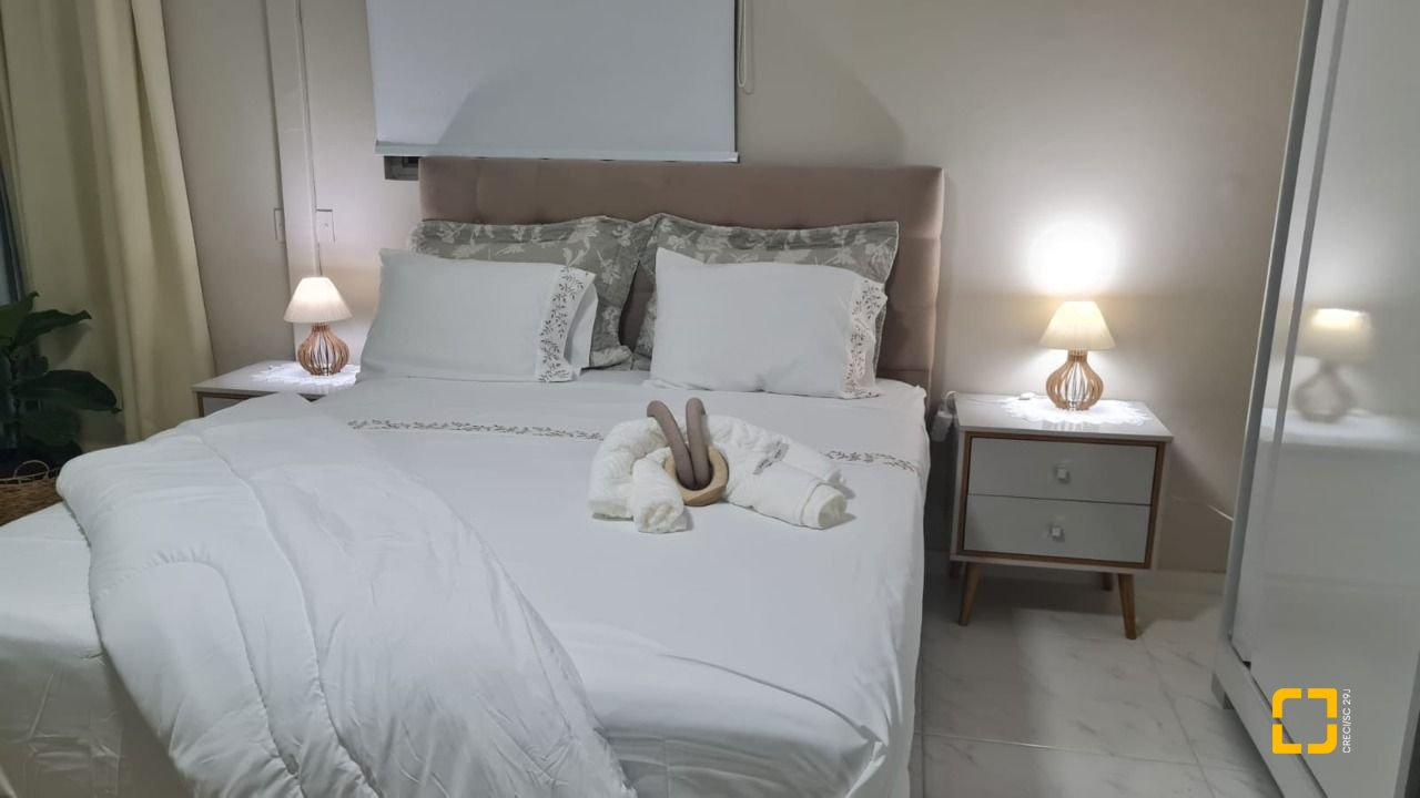 Cobertura com 132m², 6 quartos (sendo 1 suíte), 1 garagem, no bairro Estreito em Florianópolis