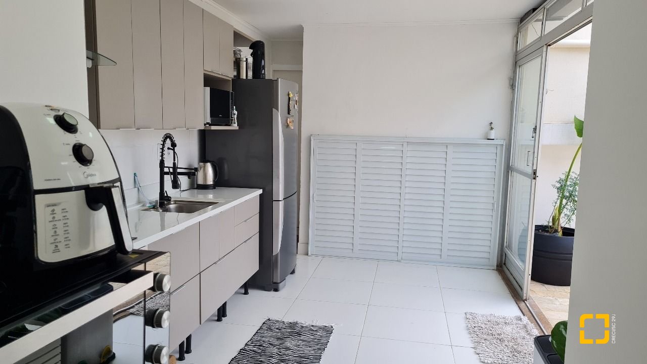 Cobertura com 132m², 6 quartos (sendo 1 suíte), 1 garagem, no bairro Estreito em Florianópolis