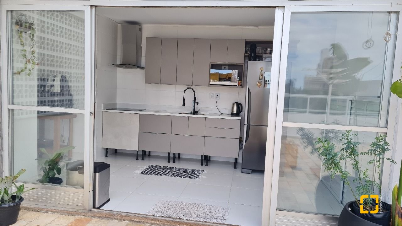 Cobertura com 132m², 6 quartos (sendo 1 suíte), 1 garagem, no bairro Estreito em Florianópolis