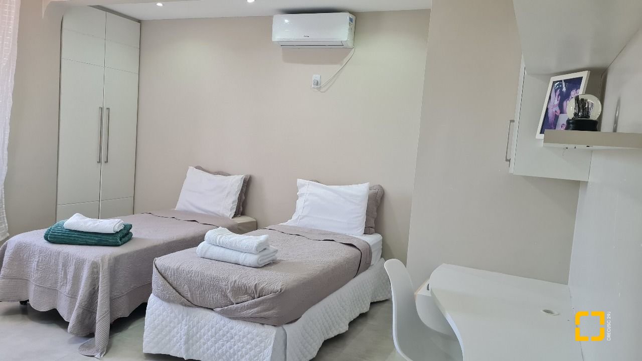 Cobertura com 132m², 6 quartos (sendo 1 suíte), 1 garagem, no bairro Estreito em Florianópolis