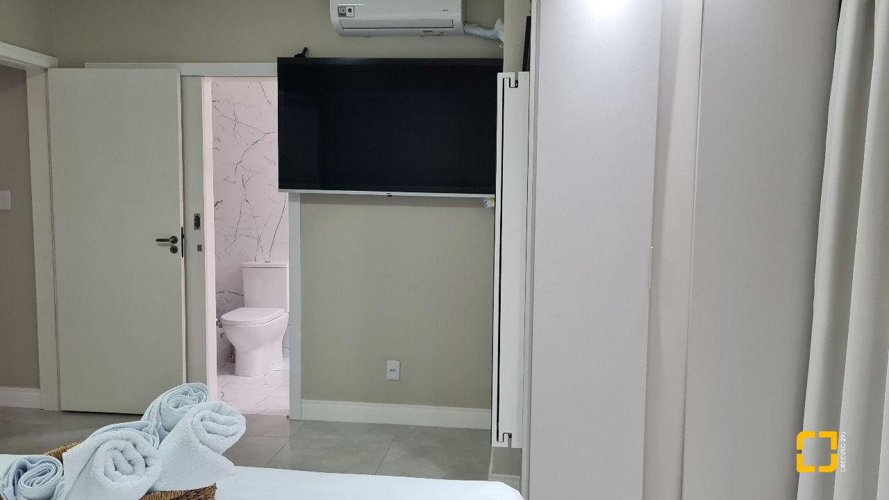 Cobertura com 132m², 6 quartos (sendo 1 suíte), 1 garagem, no bairro Estreito em Florianópolis