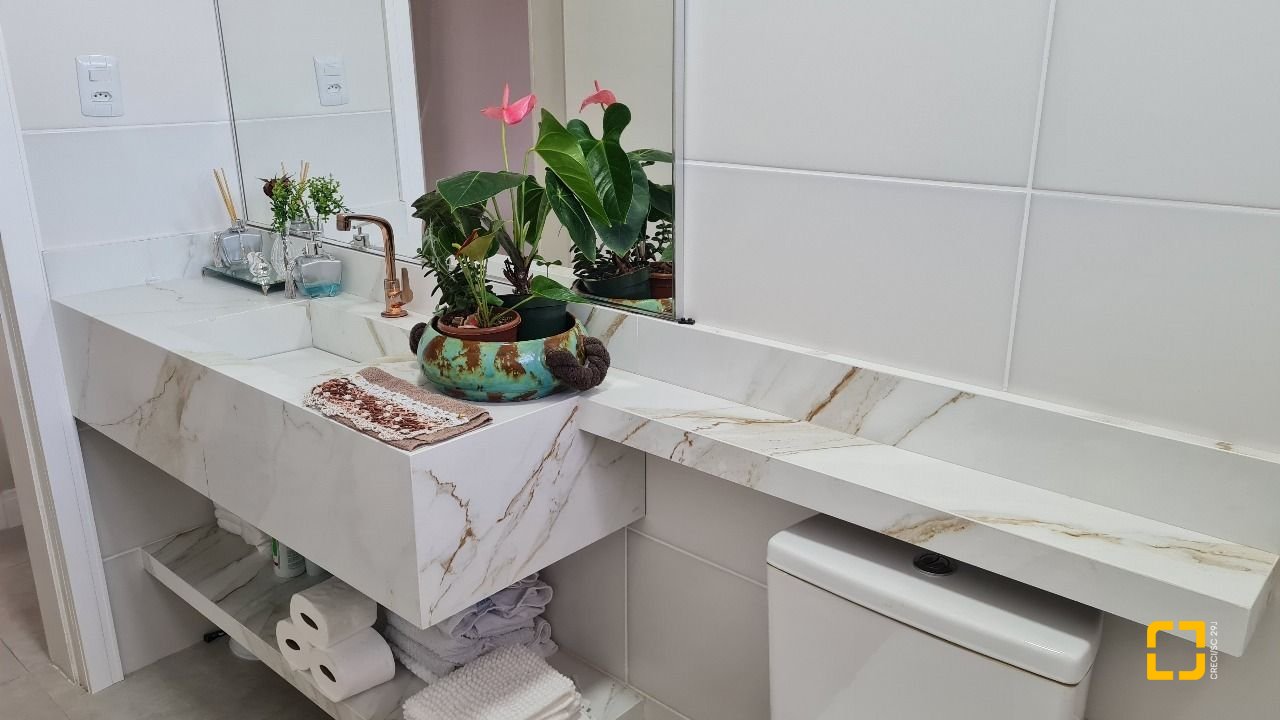 Cobertura com 132m², 6 quartos (sendo 1 suíte), 1 garagem, no bairro Estreito em Florianópolis