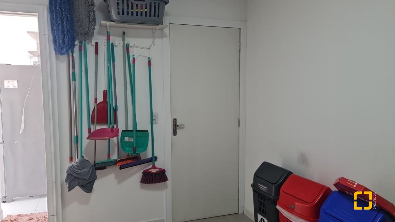 Cobertura com 132m², 6 quartos (sendo 1 suíte), 1 garagem, no bairro Estreito em Florianópolis