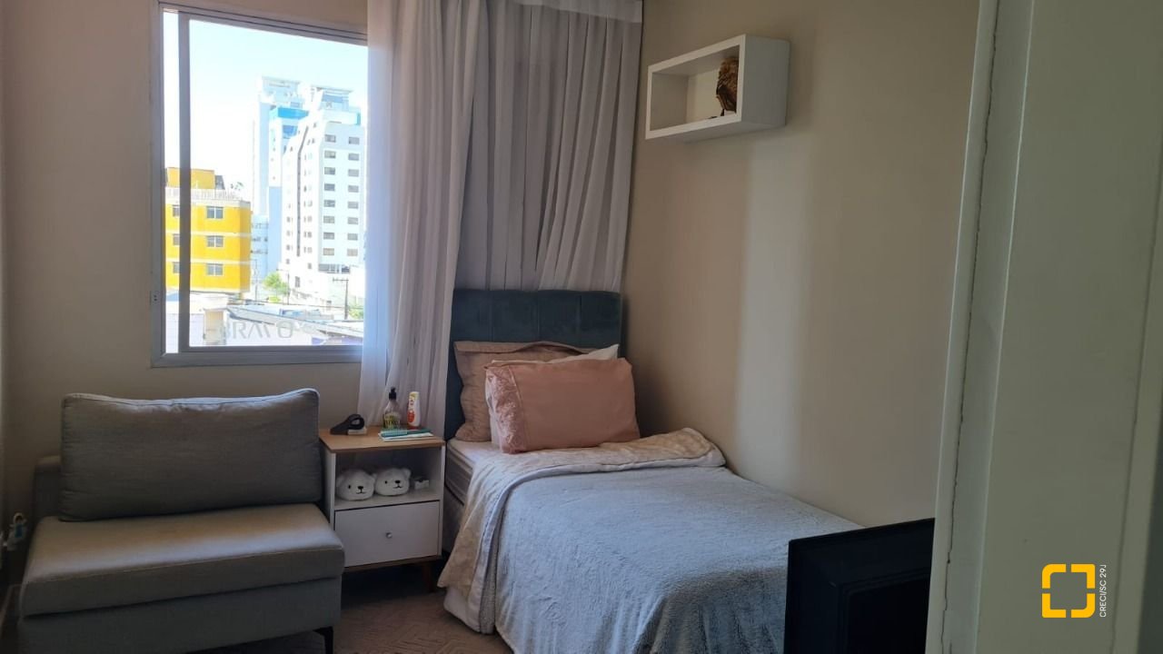 Cobertura com 132m², 6 quartos (sendo 1 suíte), 1 garagem, no bairro Estreito em Florianópolis