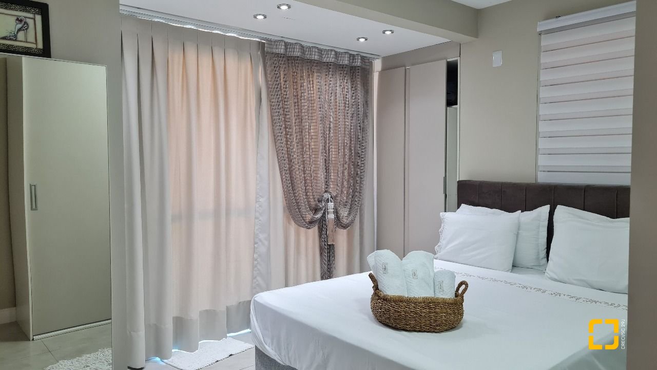 Cobertura com 132m², 6 quartos (sendo 1 suíte), 1 garagem, no bairro Estreito em Florianópolis