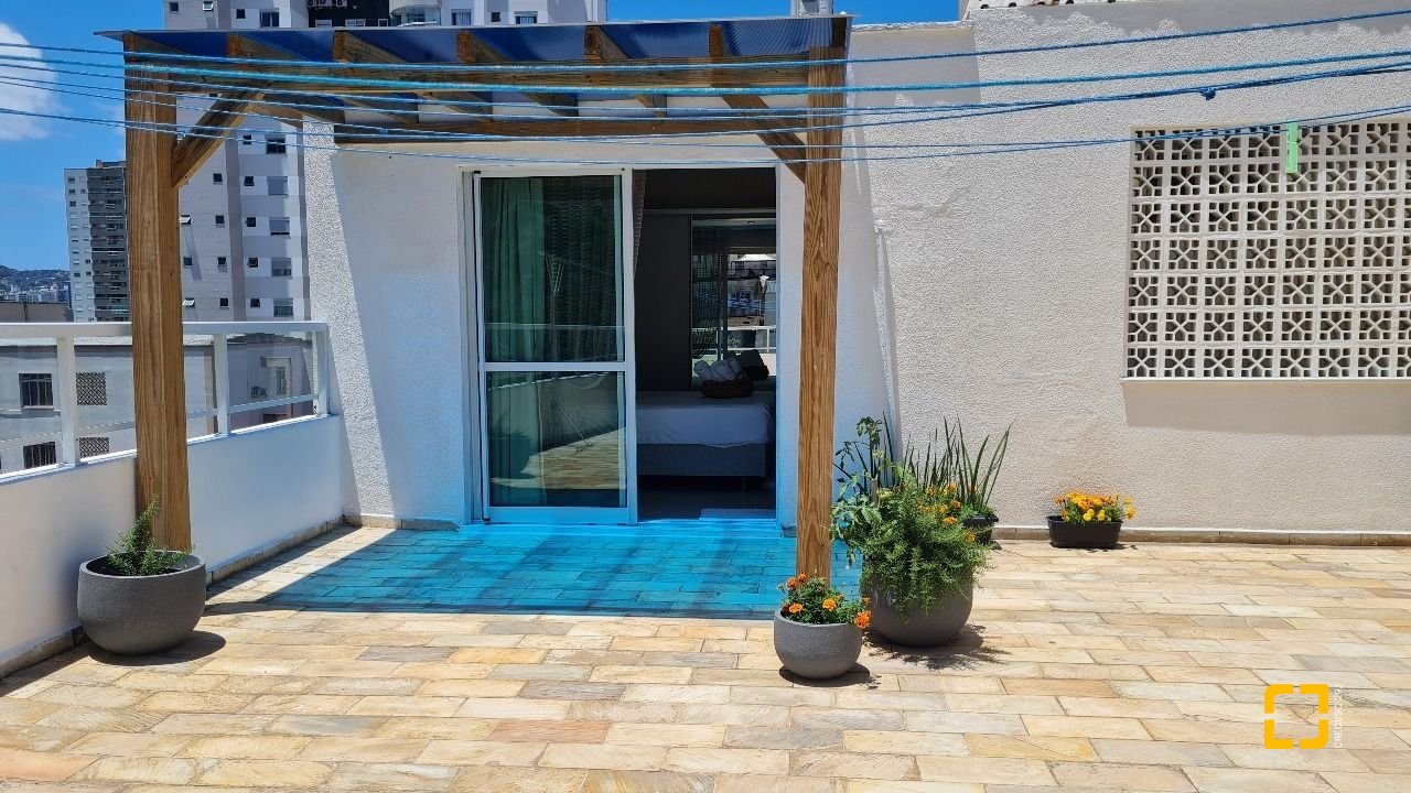 Cobertura com 132m², 6 quartos (sendo 1 suíte), 1 garagem, no bairro Estreito em Florianópolis