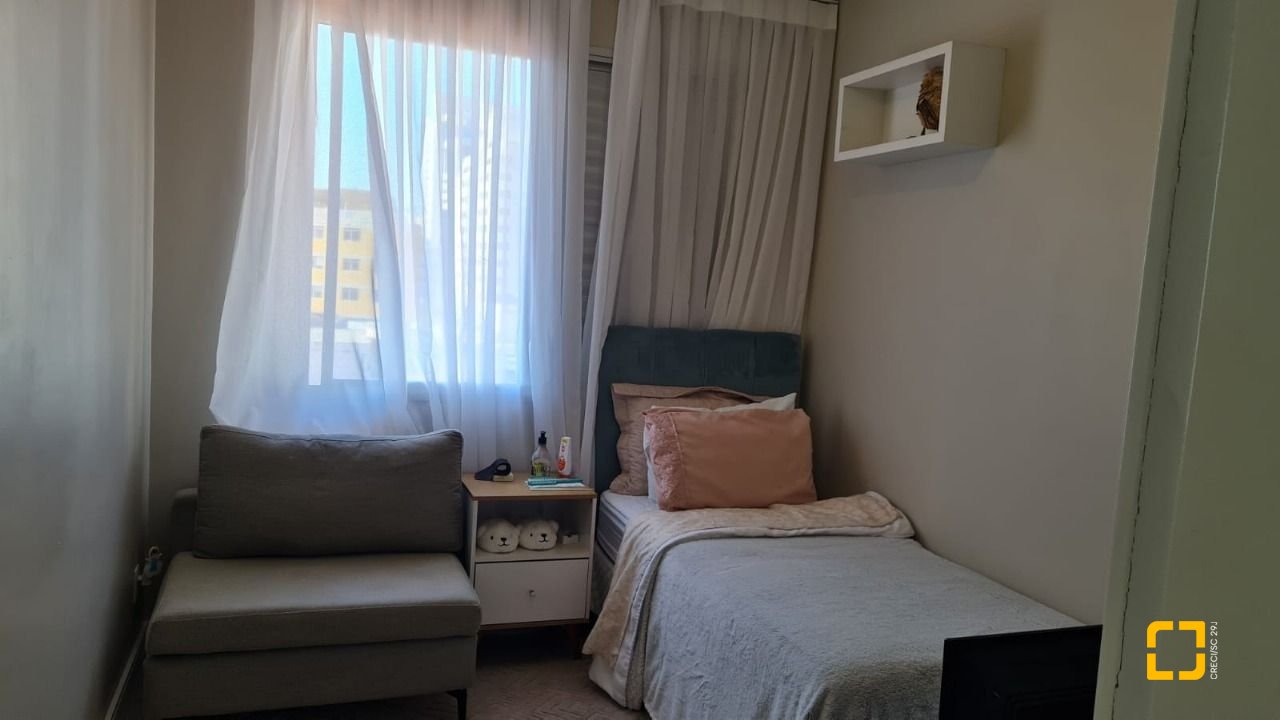 Cobertura com 132m², 6 quartos (sendo 1 suíte), 1 garagem, no bairro Estreito em Florianópolis