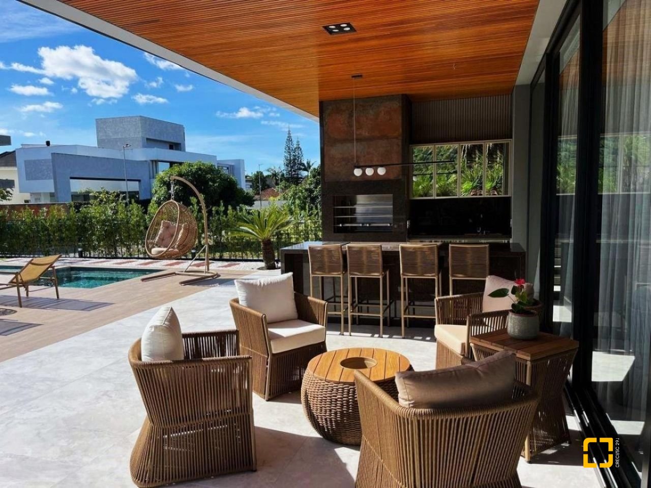 Casa de Condomínio com 600m², 4 quartos (sendo 4 suítes), 5 garagens, no bairro Jurerê Internacional em Florianópolis