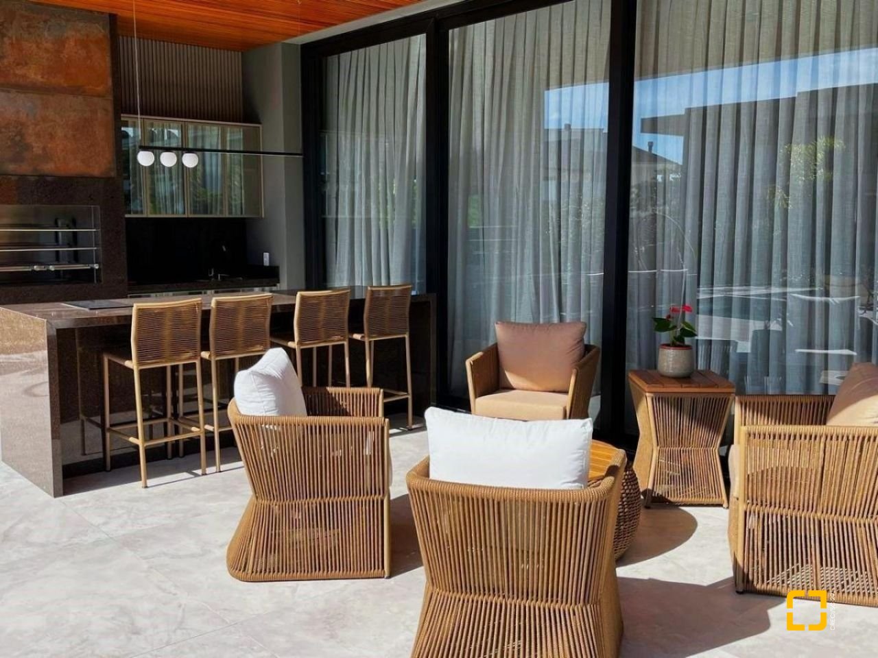 Casa de Condomínio com 600m², 4 quartos (sendo 4 suítes), 5 garagens, no bairro Jurerê Internacional em Florianópolis