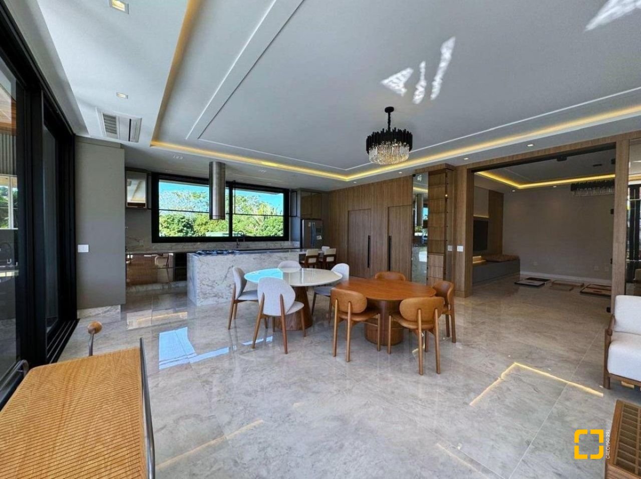 Casa de Condomínio com 600m², 4 quartos (sendo 4 suítes), 5 garagens, no bairro Jurerê Internacional em Florianópolis