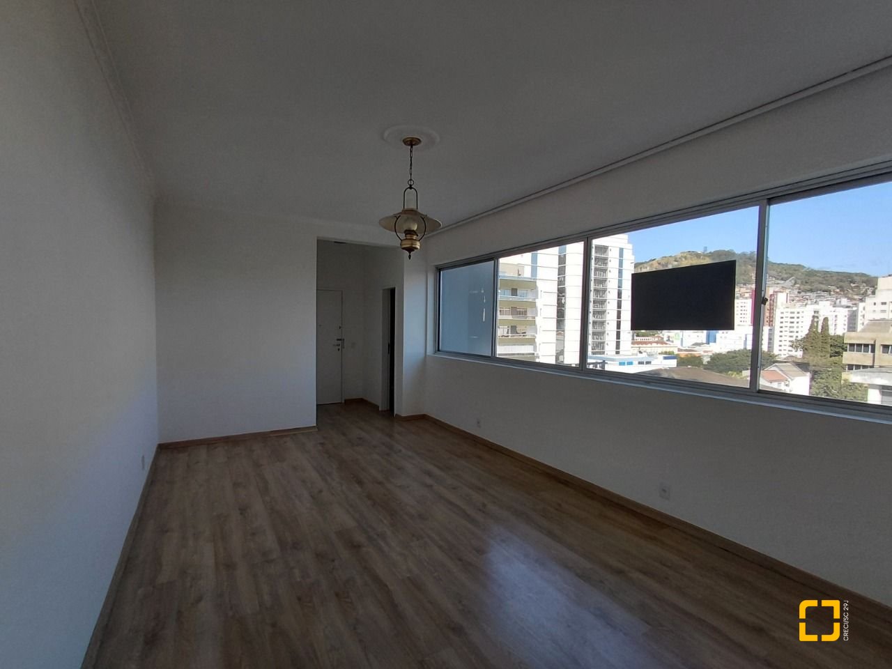 Apartamento com 147m², 5 quartos (sendo 1 suíte), 2 garagens, no bairro Centro em Florianópolis