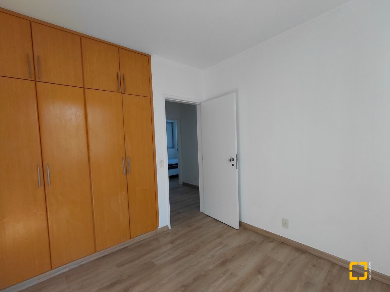 Apartamento com 147m², 5 quartos (sendo 1 suíte), 2 garagens, no bairro Centro em Florianópolis