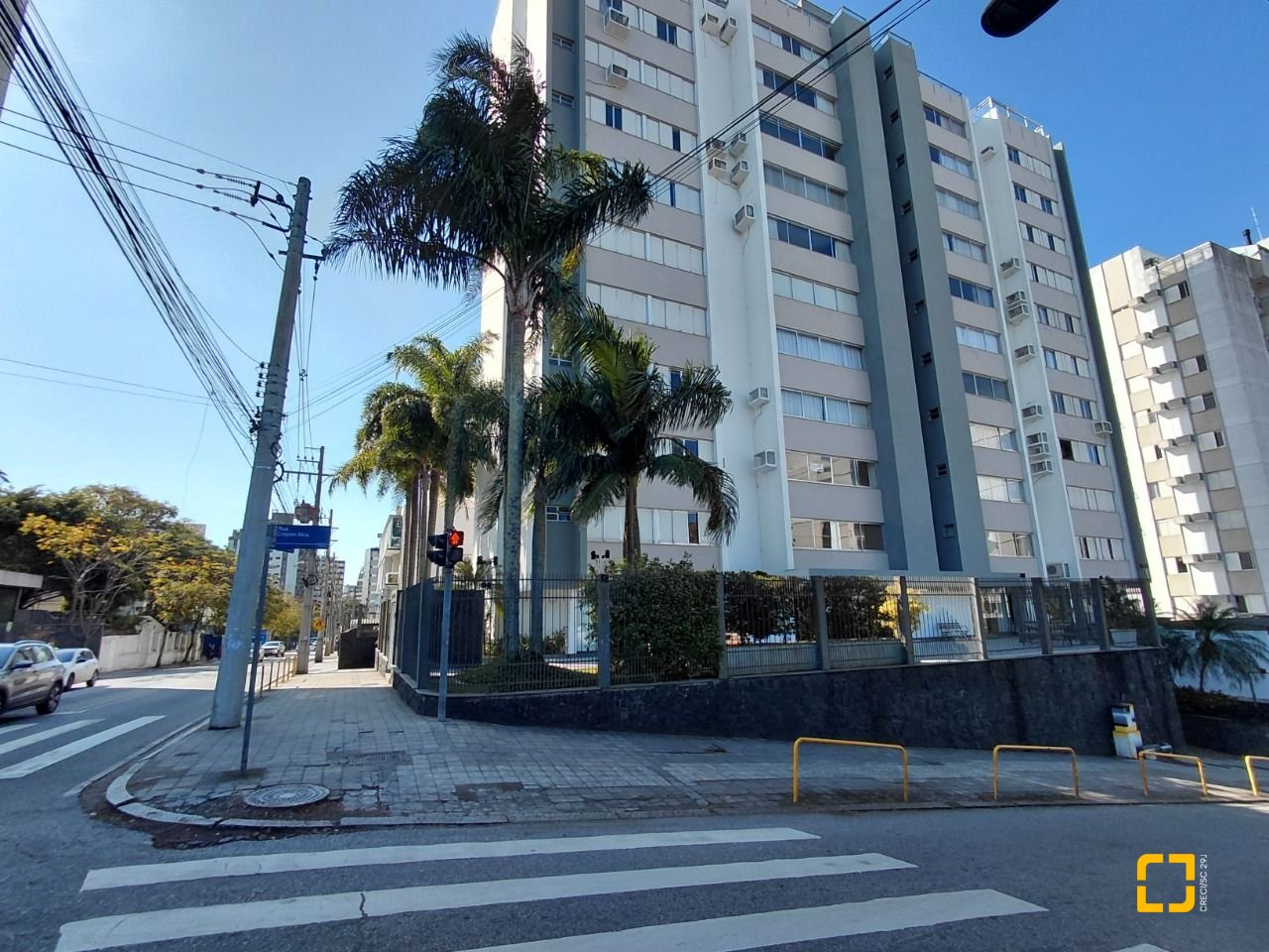 Apartamento com 147m², 5 quartos (sendo 1 suíte), 2 garagens, no bairro Centro em Florianópolis