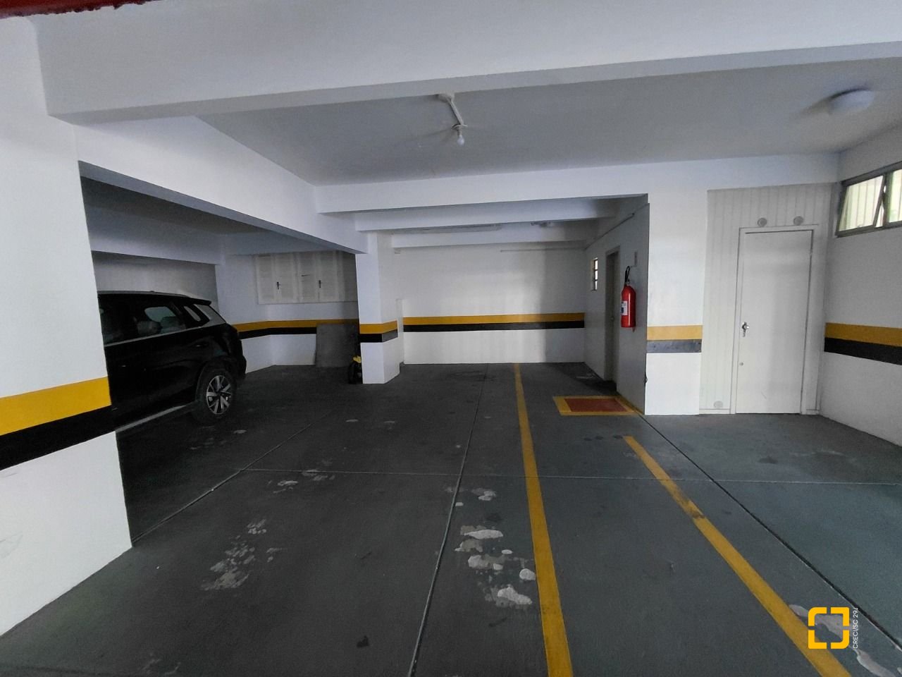 Apartamento com 147m², 5 quartos (sendo 1 suíte), 2 garagens, no bairro Centro em Florianópolis