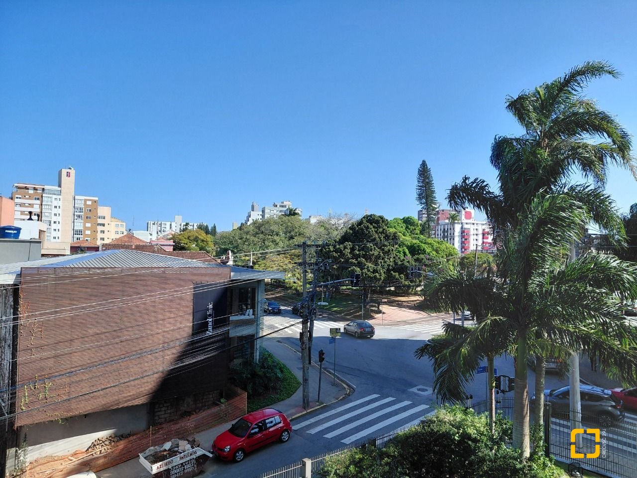 Apartamento com 147m², 5 quartos (sendo 1 suíte), 2 garagens, no bairro Centro em Florianópolis
