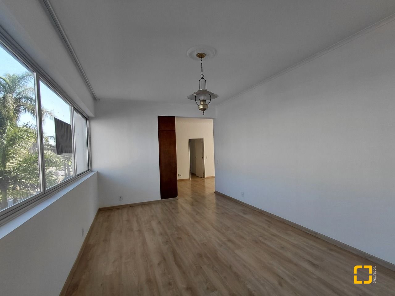 Apartamento com 147m², 5 quartos (sendo 1 suíte), 2 garagens, no bairro Centro em Florianópolis
